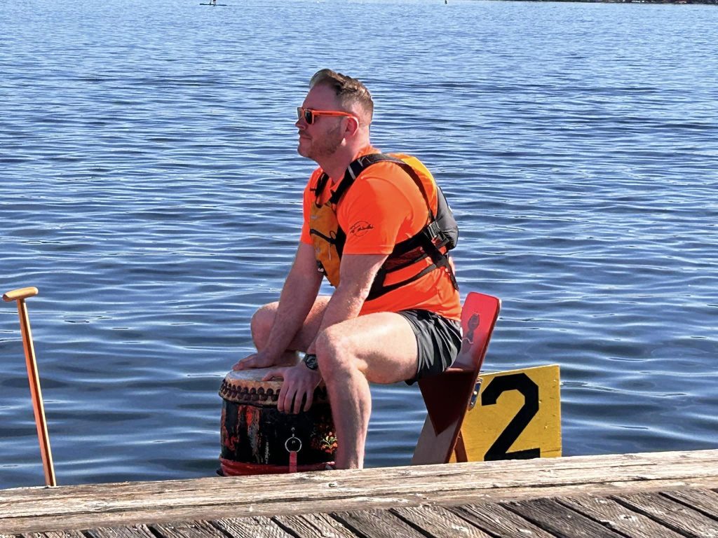 Drummer at the starting dock